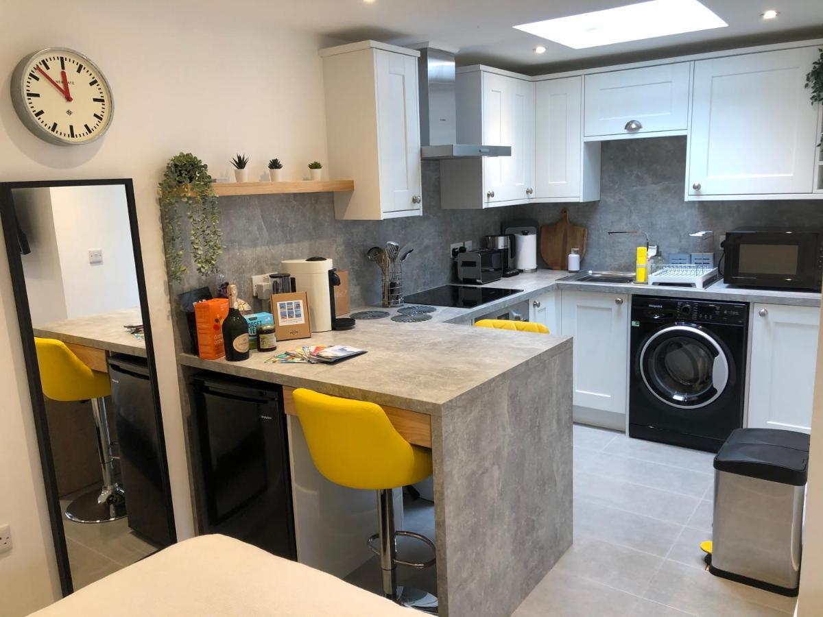 Tiny Home, Boscombe Manor Bournemouth Esterno foto